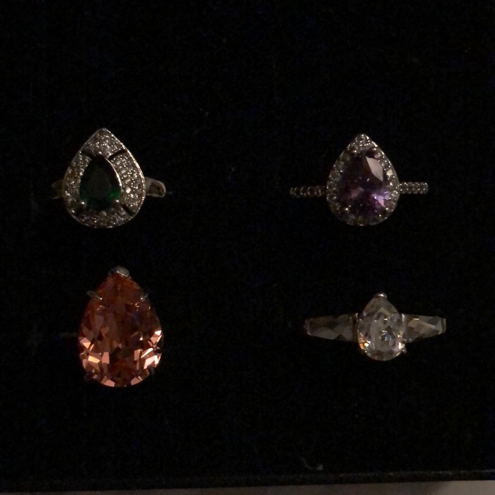 Size 9 fragrant jewels set of 4 pear rings